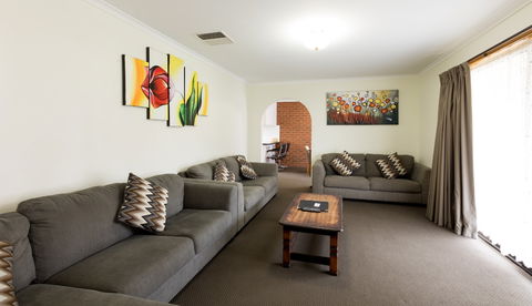 Advance Motel - Brisbane Tourism 6