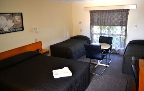 All Settlers Motor Inn - Brisbane 4u 2