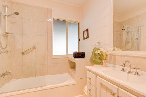 All About Me Bed And Breakfast - Brisbane 4u 3