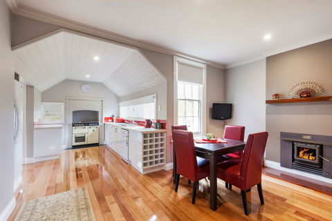 Amaroo Farm - Brisbane 4u 1