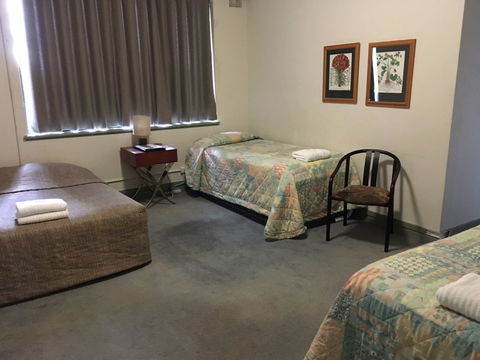 Amaroo Hotel - Brisbane 4u 5