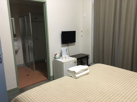 Amaroo Hotel - Brisbane 4u 6