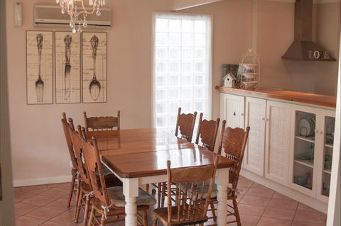 Azalea Cedar-Rose Villa - Brisbane 4u 5