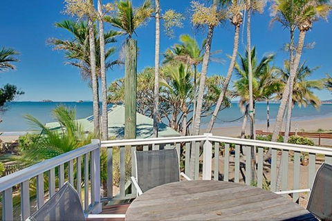 Beachfront Zilzie Holiday Home And Cottage - Tourism Brisbane 3