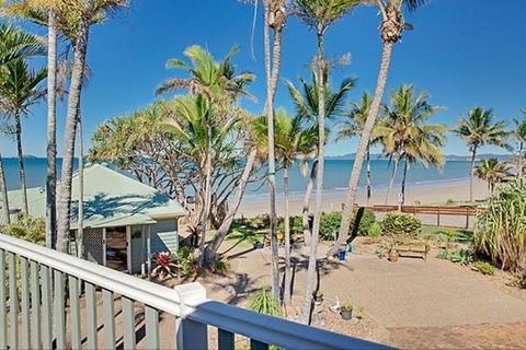 Beachfront Zilzie Holiday Home And Cottage - Tourism Brisbane 7