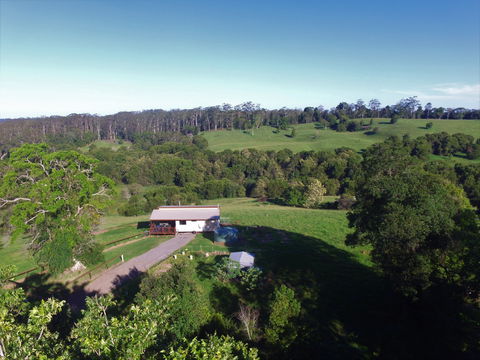 Bellthorpe Stays - Nature's Retreat - Tourism Brisbane 6