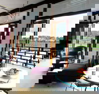 Bettenay's Lakeside Chalets and Luxury Spa Apartment - Tourism Brisbane