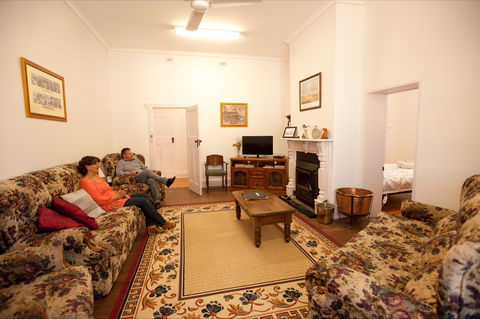 Black Jack Get-A-Way - Nana's Home - Tourism Brisbane 4