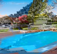 Cedar Cottage - Tudor Village Unit 3 - Tourism Brisbane