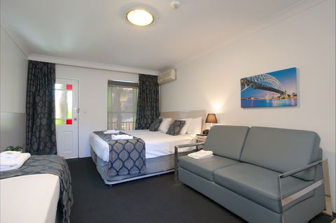 Central Railway Hotel - Tourism Brisbane 1