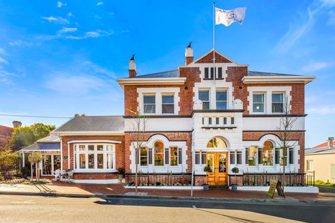 Cygnet Old Bank B&B - Tourism Brisbane 0