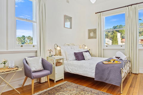 Cygnet Old Bank B&B - Tourism Brisbane 1