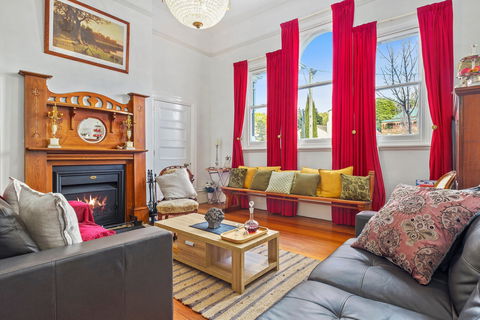 Cygnet Old Bank B&B - Tourism Brisbane 6