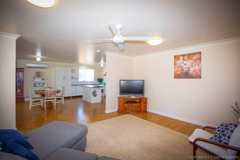 Dell-Lee Cottage - Brisbane 4u 4