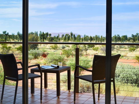 Desert Gardens Hotel - Tourism Brisbane 3