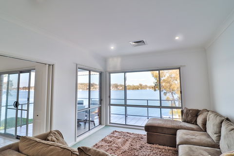 El Lago Jetty - Brisbane 4u 1
