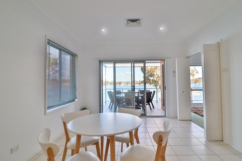 El Lago Jetty - Brisbane 4u 2