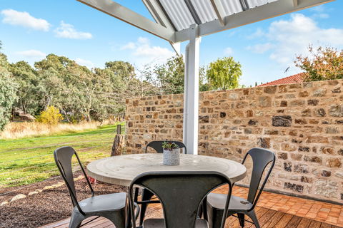 Grandview Accommodation - The Elm Tree Apartments - Brisbane Tourism 4