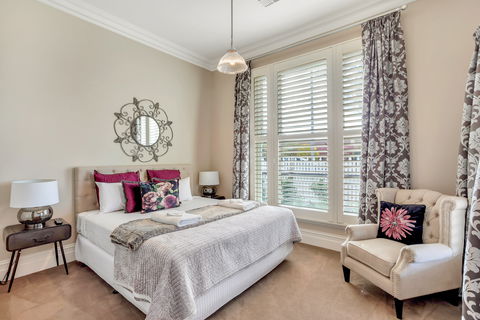 Grandview Accommodation - The Elm Tree Apartments - Brisbane Tourism 6