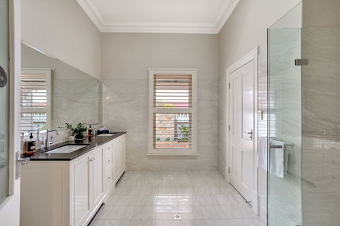 Grandview Accommodation - The Elm Tree Apartments - Brisbane Tourism 8