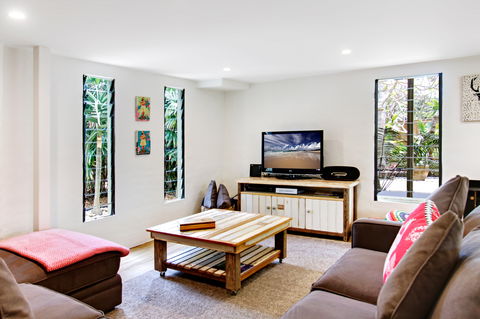 Jimmy's Beach House: Belongil Beach - Brisbane Tourism 5