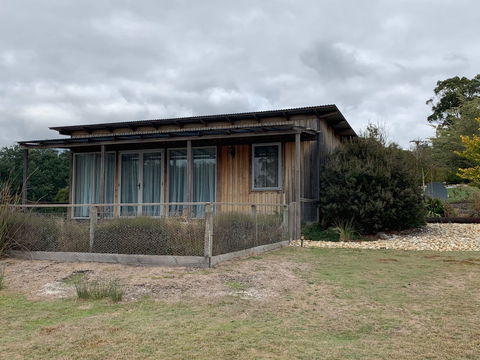 Mannaburne Cabin - Brisbane Tourism 0