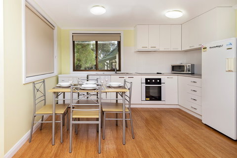 Max's Place 3 - Tourism Brisbane 0