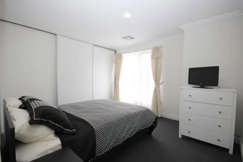 Oaklands Junction - Brisbane 4u 3