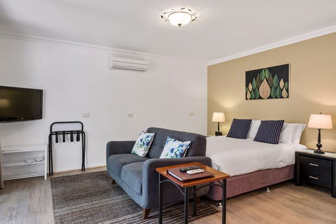 Oyster Cove Chalet - Tourism Brisbane 1