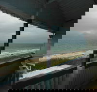 Rose's Beach House - Brisbane Tourism
