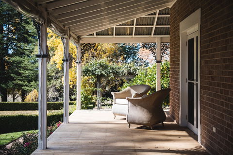 Rowlee Vineyard Villa - Brisbane Tourism 5