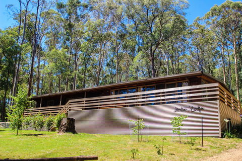 Sambar Lodge - Tourism Brisbane 0