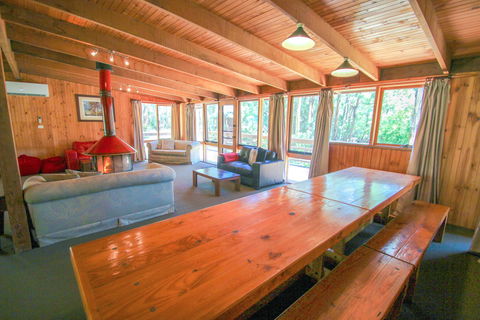 Sambar Lodge - Tourism Brisbane 2