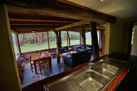Southern Ocean Retreats - Goondooloo Cottage - Tourism Brisbane 3