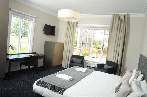 Sovereign Hill Hotel - Brisbane 4u 1