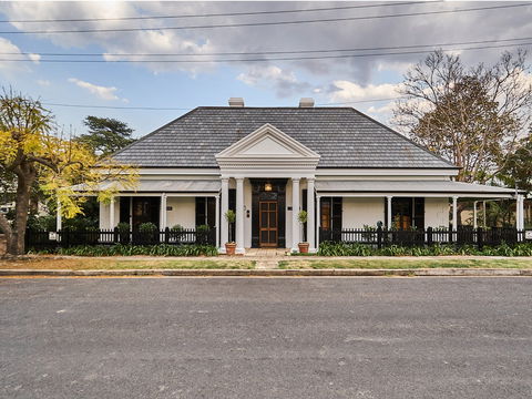 The Regents Park - Tourism Brisbane 7