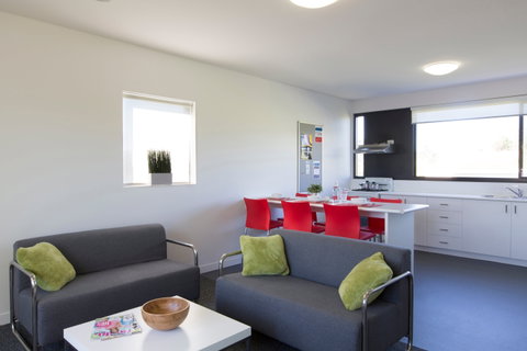 Western Sydney University Village Campbelltown - Tourism Brisbane 2