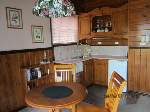 Willowlake Cottages - Brisbane Tourism 6