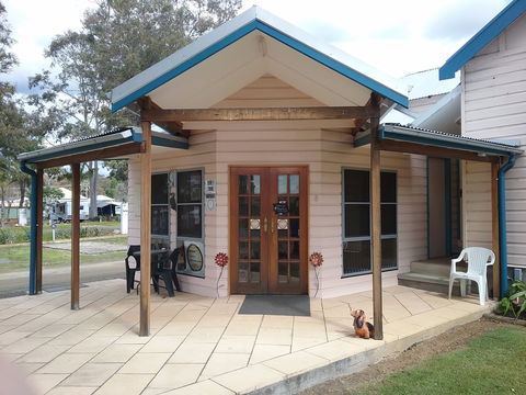 Wine Country Tourist Park - Brisbane Tourism 9