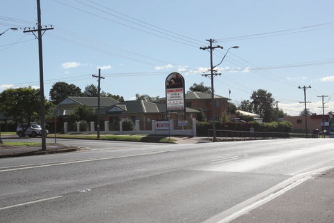 Across Country Motor Inn And Serviced Apartments - Brisbane 4u 0