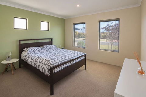 AcrosstheWay - Brisbane 4u 4