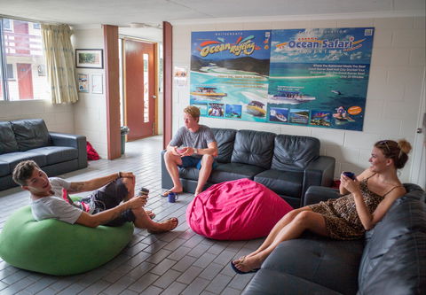 Airlie Beach YHA - Brisbane 4u 8