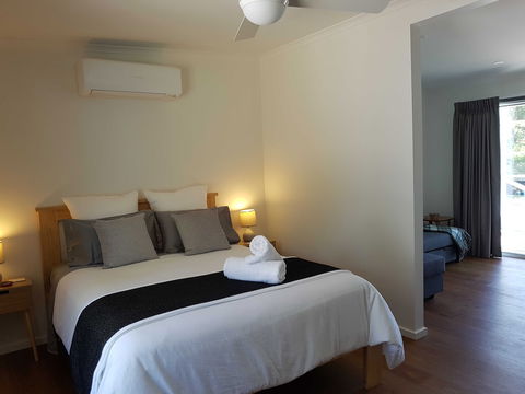 Alkira Studios Fish Creek - Brisbane 4u 1