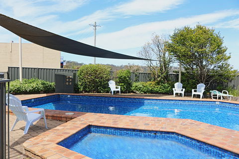 All Decked Out At Penguin Mews - Brisbane 4u 1