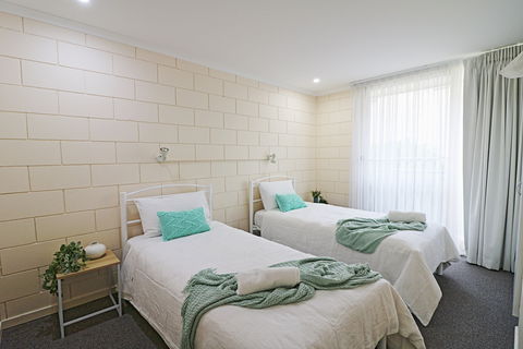 All Decked Out At Penguin Mews - Brisbane 4u 5