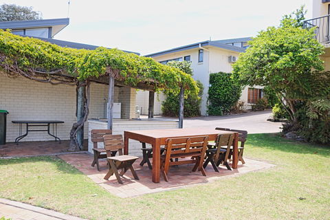 All Decked Out At Penguin Mews - Brisbane 4u 9