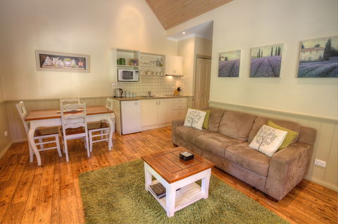 Autumn Affair Cottage 7 - Brisbane 4u 1