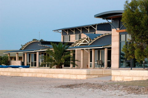 Baird Bay Ocean Eco Apartments - Brisbane Tourism 0