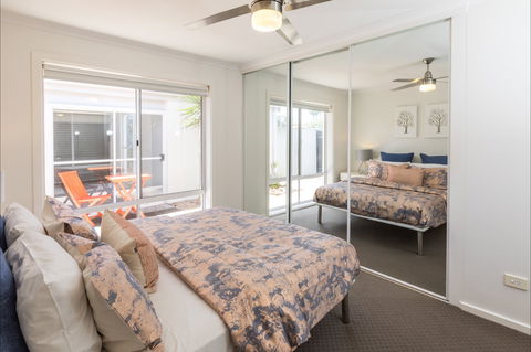 Bay Room Getaway - Brisbane Tourism 3