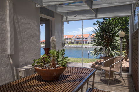 Bay Room Getaway - Brisbane Tourism 6